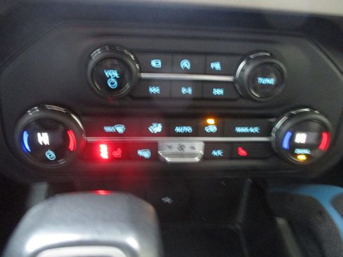 Used 2023 Ford Bronco Wildtrak image 16