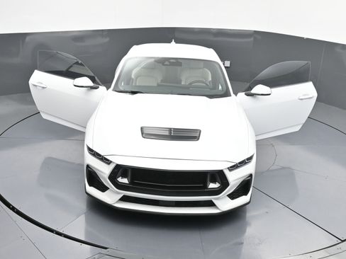 Used 2024 Ford Mustang GT Premium image 34