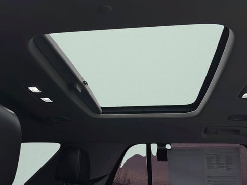 Used 2019 Chevrolet Traverse RS image 62