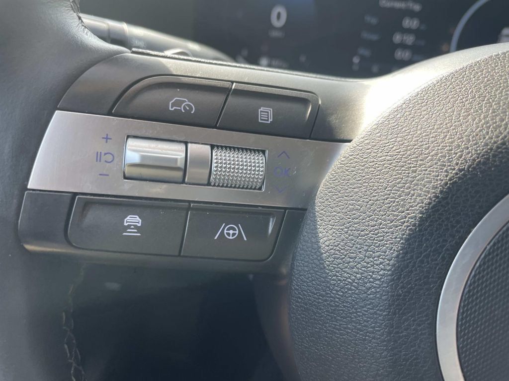 Used 2025 Hyundai Kona SEL AWD/4WD image 28