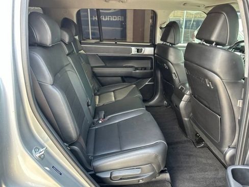 Used 2025 Hyundai Santa Fe Limited FWD image 8
