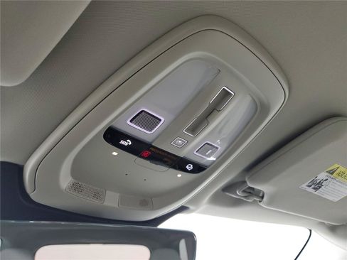 Certified 2025 Volvo XC90 B6 Plus AWD/4WD image 34