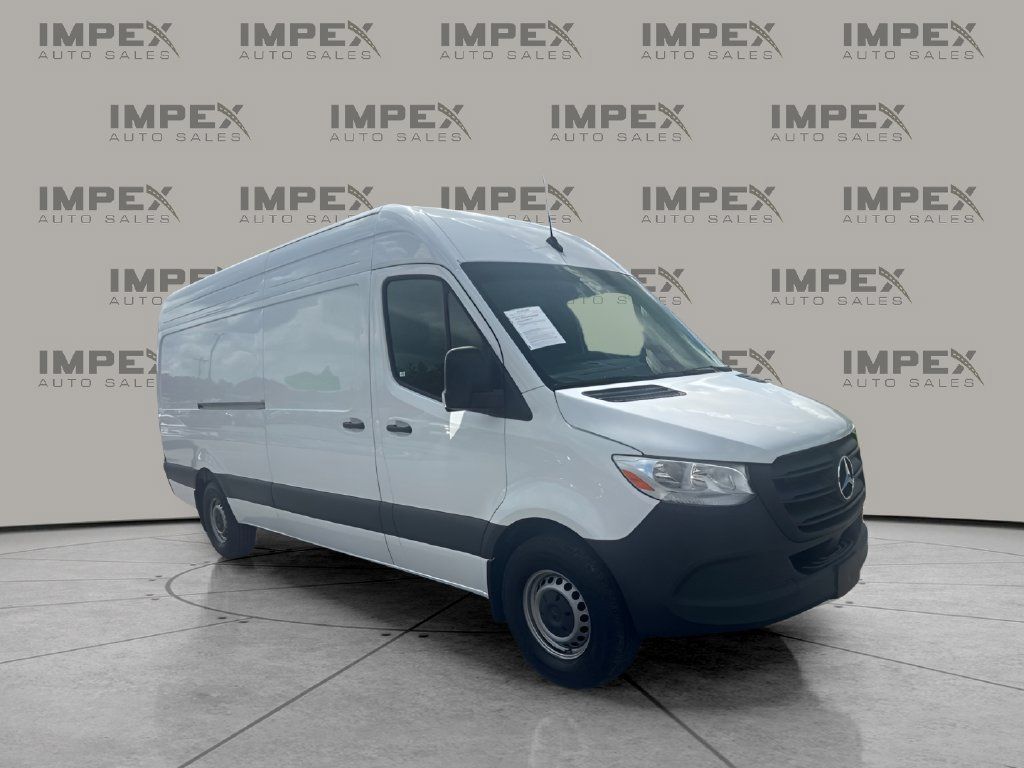 Used 2025 Mercedes-Benz Sprinter 2500 image 7