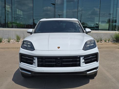 Used 2024 Porsche Cayenne AWD/4WD image 10