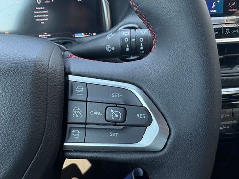 Certified 2025 Jeep Compass Trailhawk w/ Trailhawk Elite Group AWD/4WD image 18