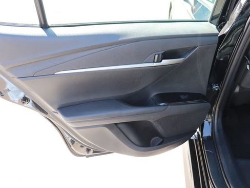 Used 2025 Toyota Camry SE image 13