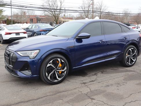 Used 2022 Audi e-tron Premium Plus w/ Premium Plus Package image 1