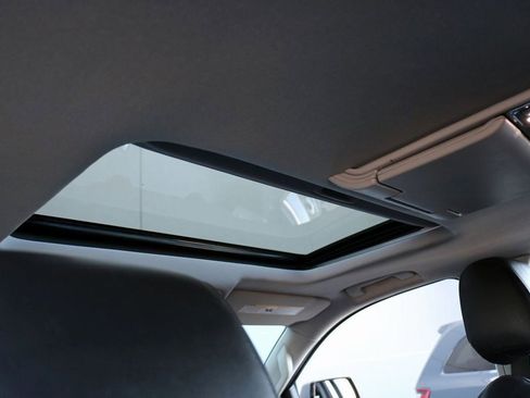 Used 2020 Cadillac Escalade ESV Premium Luxury image 31