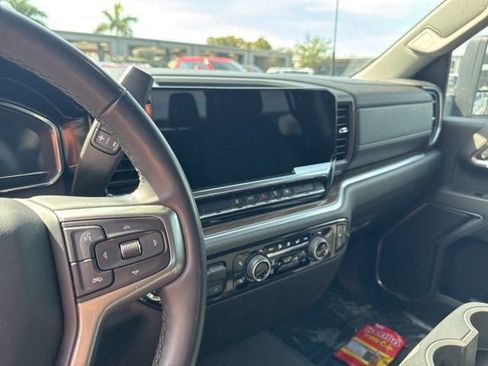 Used 2025 Chevrolet Silverado 2500 LT w/ Convenience Package image 5