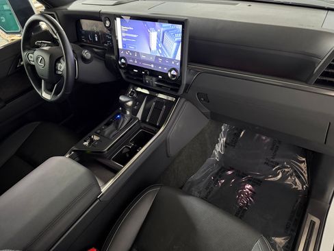 Used 2024 Lexus GX 550 w/ Accessory Package (Z1) AWD/4WD image 50