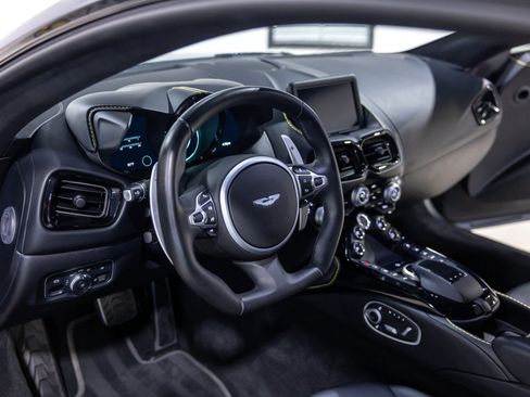Used 2022 Aston Martin V8 Vantage Coupe RWD image 35