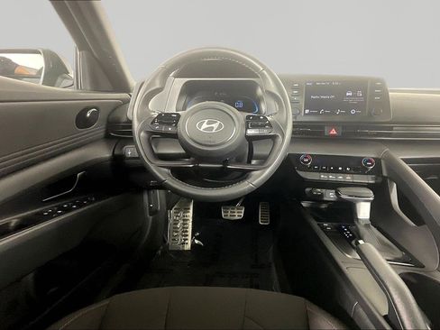 Used 2025 Hyundai Elantra Sport FWD image 8