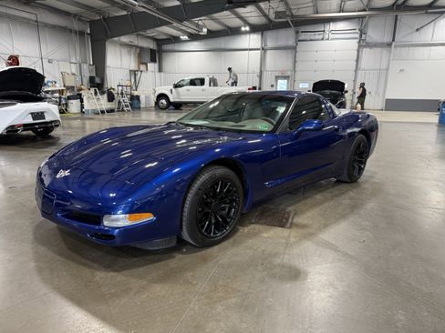 Used 2004 Chevrolet Corvette Coupe w/ Preferred Equipment Group image 6