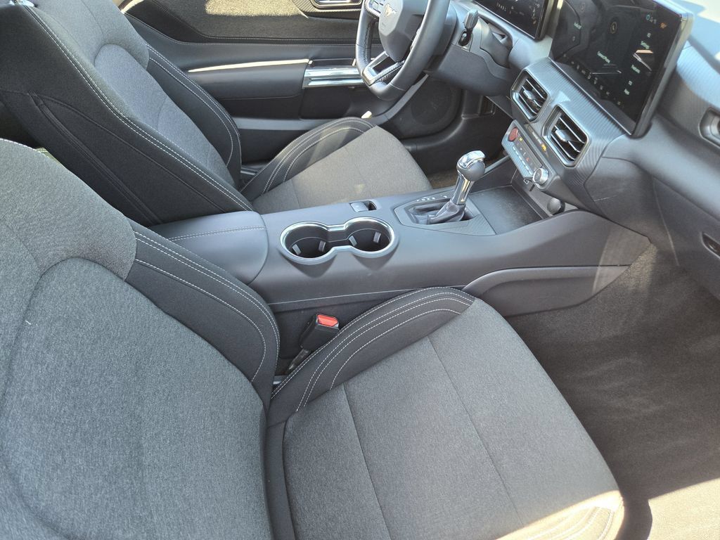 Used 2025 Ford Mustang Coupe RWD image 18