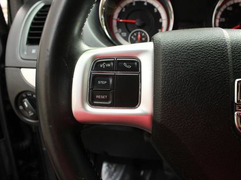 Used 2015 Dodge Grand Caravan SXT w/ Blacktop Package FWD image 28