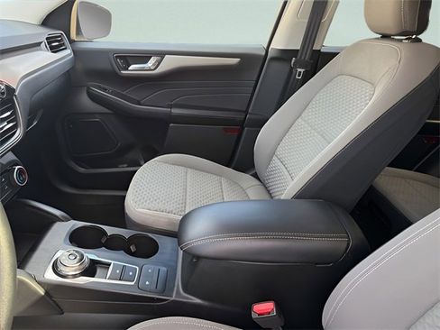 Used 2021 Ford Escape SE image 11