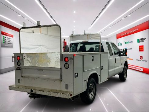 Used 2015 Ford F250 XL w/ Power Equipment Group AWD/4WD image 7