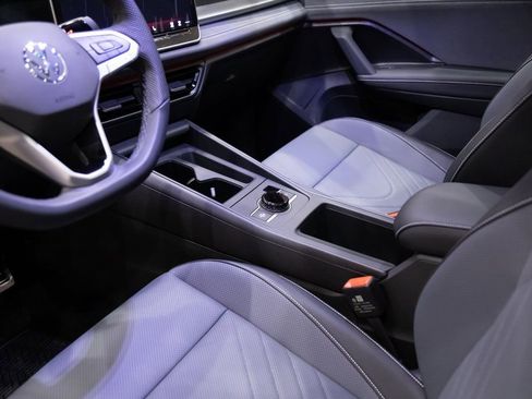 New 2026 Volkswagen Tiguan SE R-Line image 18