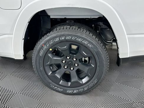 New 2026 RAM 1500 4x4 Crew Cab image 15
