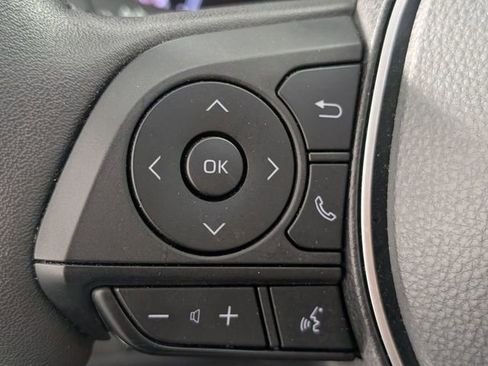 Used 2023 Toyota RAV4 XLE Premium image 17