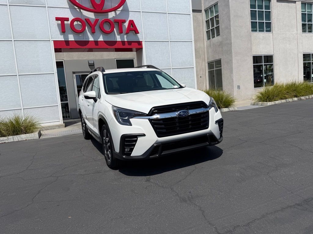 Used 2023 Subaru Ascent Limited AWD/4WD image 1