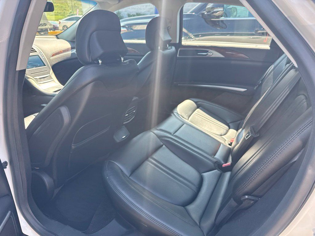 Used 2016 Lincoln MKZ FWD image 12