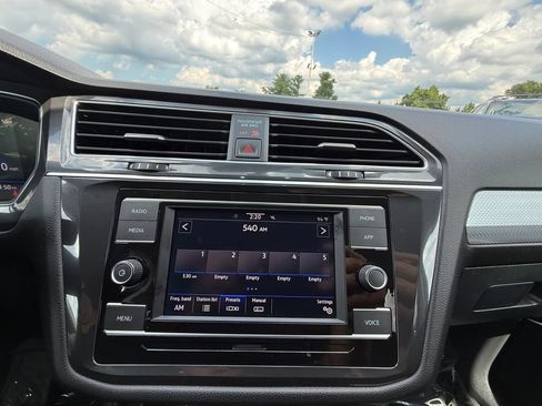Used 2023 Volkswagen Tiguan S FWD image 17