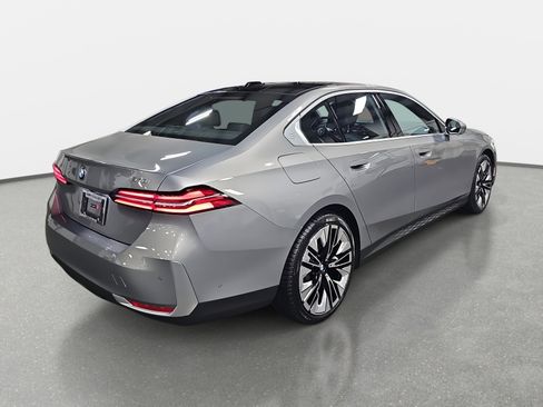 New 2026 BMW 530i w/ Premium Package image 5