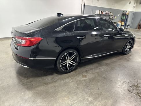 Used 2021 Honda Accord Touring image 3