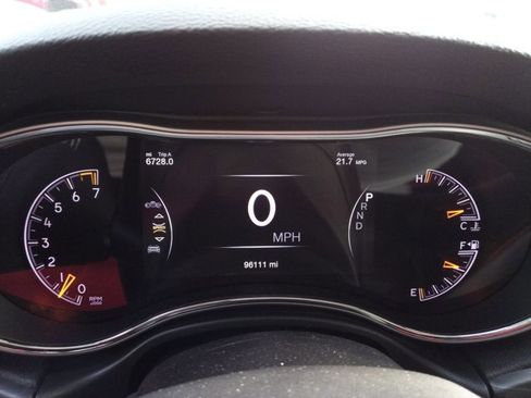 Used 2020 Jeep Grand Cherokee Laredo w/ Laredo X Package image 20