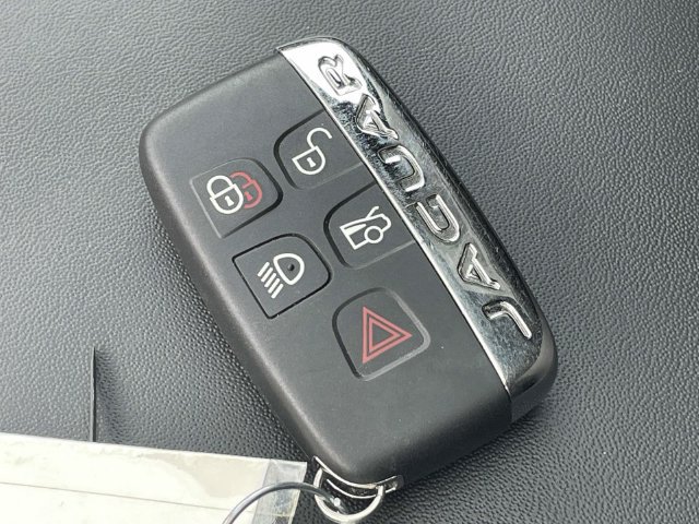Used 2023 Jaguar F-TYPE R-Dynamic AWD/4WD image 28