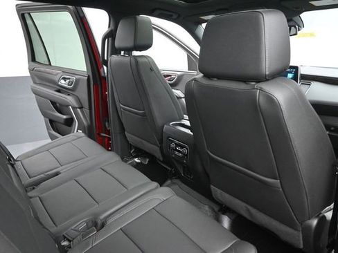 Used 2024 Chevrolet Tahoe Z71 w/ Luxury Package AWD/4WD image 30