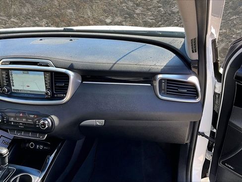 Used 2016 Kia Sorento SX image 15