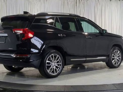 Used 2024 GMC Terrain Denali w/ Denali Premium Package AWD/4WD image 8