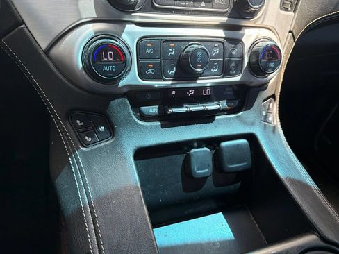 Used 2019 GMC Yukon XL SLT w/ Open Road Package AWD/4WD image 33