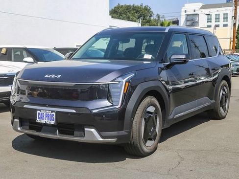 New 2026 Kia EV9 Wind image 12