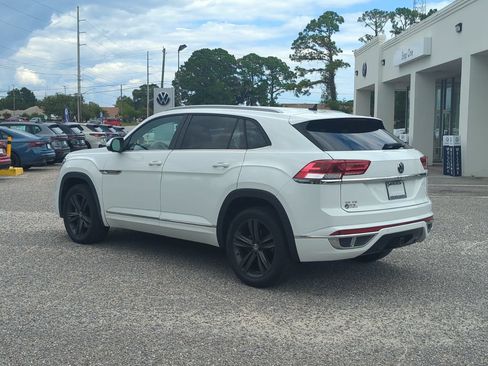 Certified 2021 Volkswagen Atlas Cross Sport SE FWD image 5