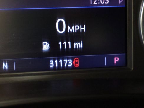 Used 2023 Buick Enclave Essence image 39