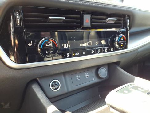 Used 2021 Nissan Rogue SV w/ Premium Package AWD/4WD image 20