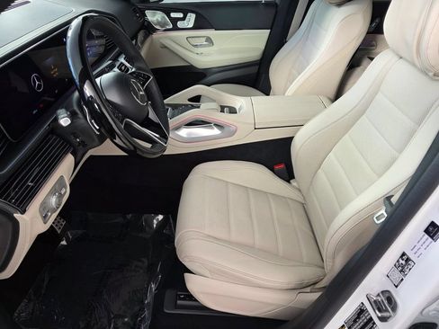 Certified 2026 Mercedes-Benz GLS 580 4MATIC image 9