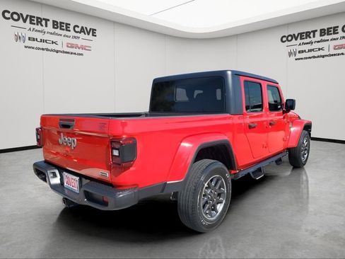 Used 2020 Jeep Gladiator Overland image 8