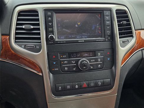 Used 2012 Jeep Grand Cherokee Overland AWD/4WD image 26