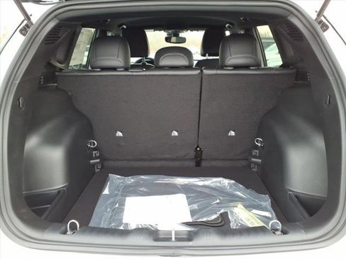 New 2026 Jeep Compass Latitude image 18