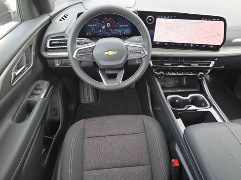 New 2026 Chevrolet Traverse LT FWD image 3