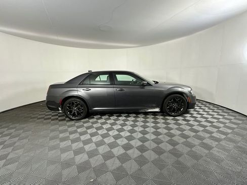 Used 2019 Chrysler 300 S AWD/4WD image 5