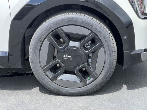 Used 2024 Kia EV9 GT-Line AWD/4WD image 16