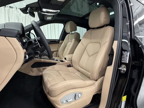 New 2026 Porsche Macan image 30