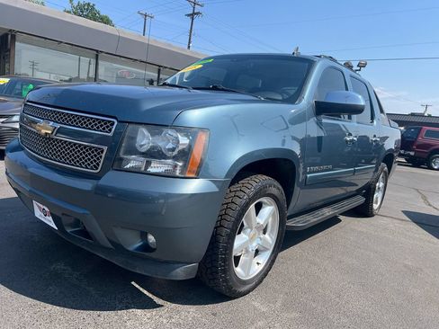 Used 2008 Chevrolet Avalanche LTZ w/ LTZ Preferred Equipment Group AWD/4WD image 2
