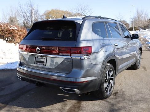 Used 2024 Volkswagen Atlas SE image 3
