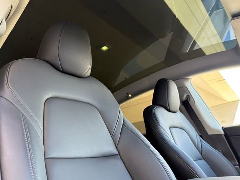 Used 2024 Tesla Model Y Long Range image 16